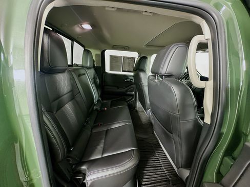 Used 2024 Nissan Frontier SL w/ Technology Package RWD image 27