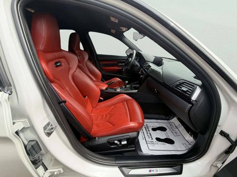 Used 2018 BMW M3 RWD image 26
