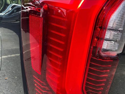 Used 2025 GMC Yukon Denali w/ Sun & Power Step Package AWD/4WD image 29