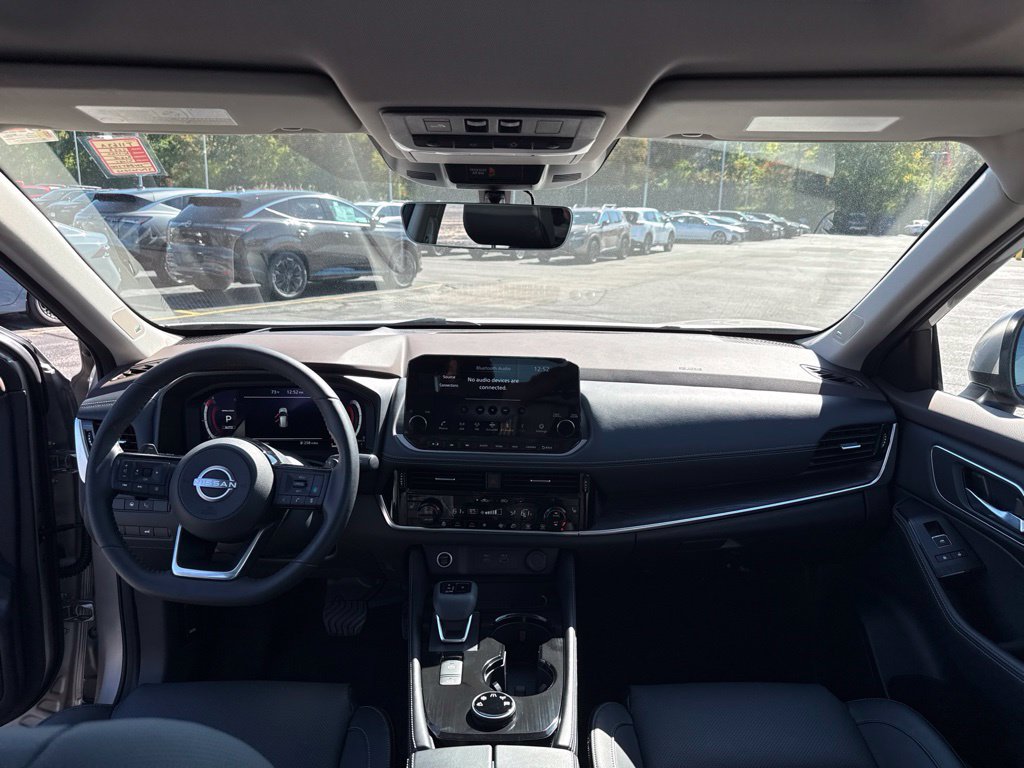 Certified 2023 Nissan Rogue Platinum w/ Platinum Premium Package AWD/4WD image 12