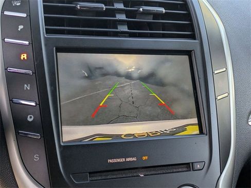 Used 2015 Lincoln MKC FWD image 17