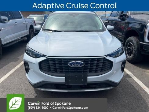 Used 2025 Ford Escape Platinum AWD/4WD image 2