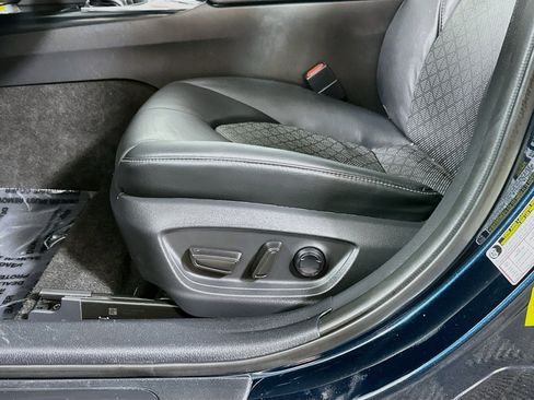 Used 2019 Toyota Camry XSE FWD image 18