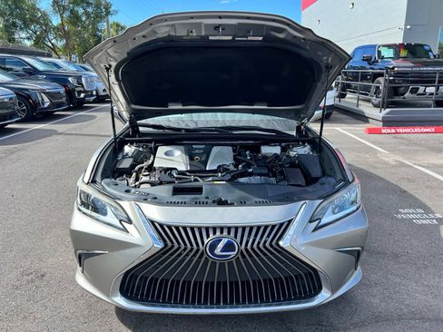 Used 2020 Lexus ES 300h w/ Premium Package FWD image 22