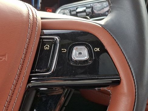 Certified 2025 Lincoln Aviator Reserve w/ Jet Appearance Package RWD image 21