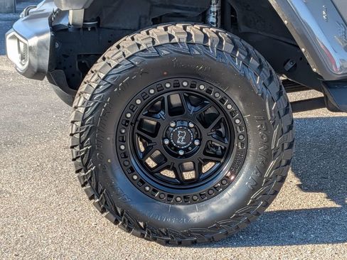 Used 2022 Jeep Wrangler Unlimited Sahara image 11