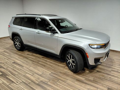 Used 2024 Jeep Grand Cherokee L Limited w/ Luxury Tech Group II image 27