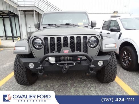 Used 2022 Jeep Gladiator Overland AWD/4WD image 2