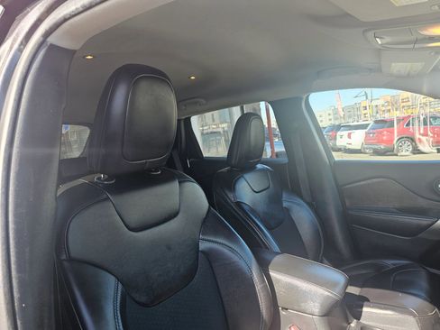 Used 2020 Jeep Cherokee Latitude Plus w/ Cold Weather Group image 14