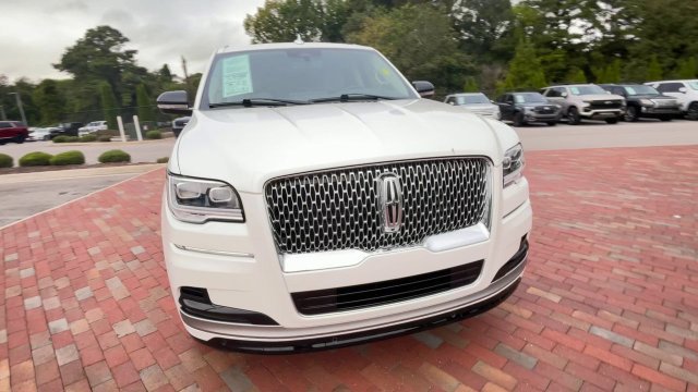 Used 2024 Lincoln Navigator Premiere AWD/4WD image 4
