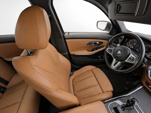Used 2022 BMW 330i Sedan w/ M Sport Package RWD image 16