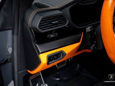 Used 2023 Lamborghini Urus S image 29
