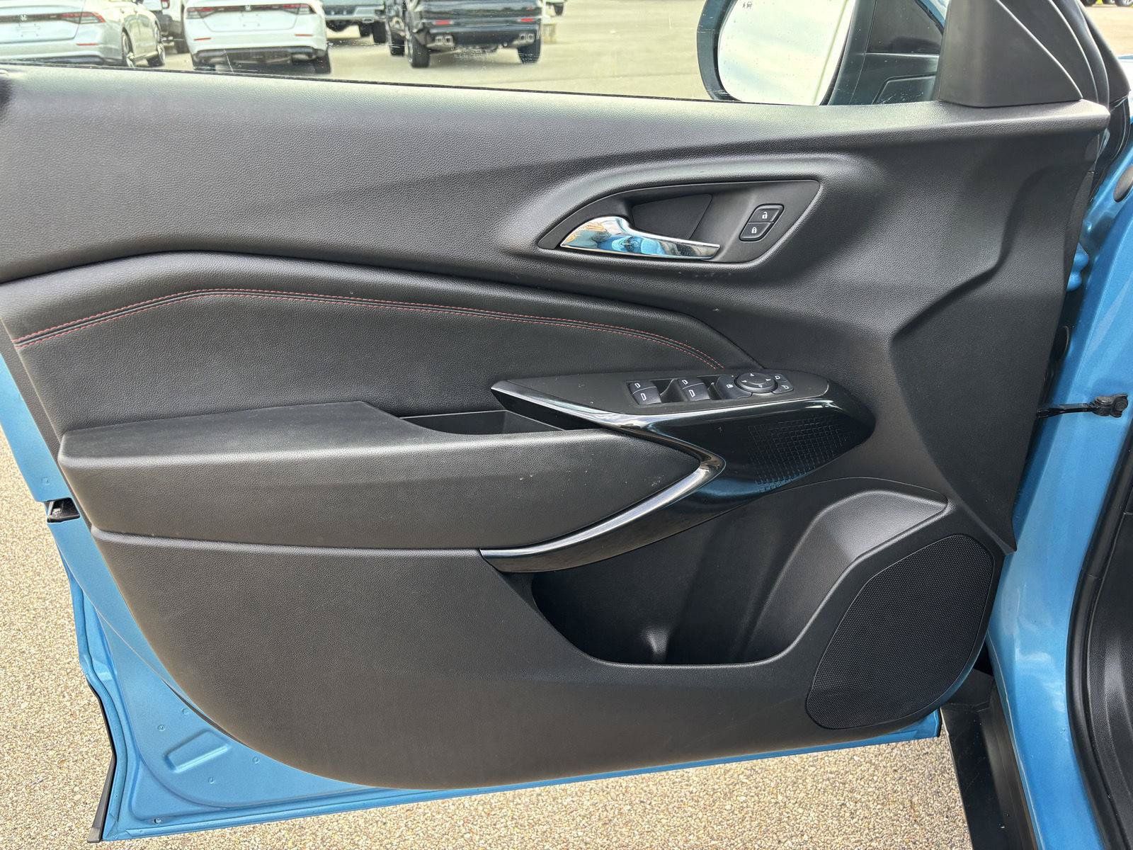 Used 2025 Chevrolet Trax RS w/ Driver Confidence Package FWD image 10