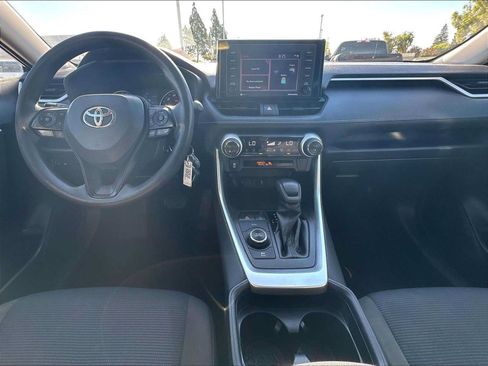 Used 2021 Toyota RAV4 LE AWD/4WD image 17