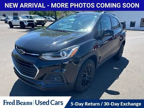 Used 2022 Chevrolet Trax LT w/ Driver Confidence Package AWD/4WD image 3