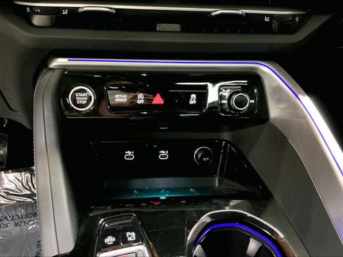 Certified 2025 Audi Q5 Prestige image 33