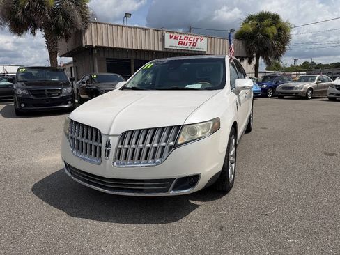 Used 2011 Lincoln MKT 2WD w/ 101A Rapid Spec Order Code image 1