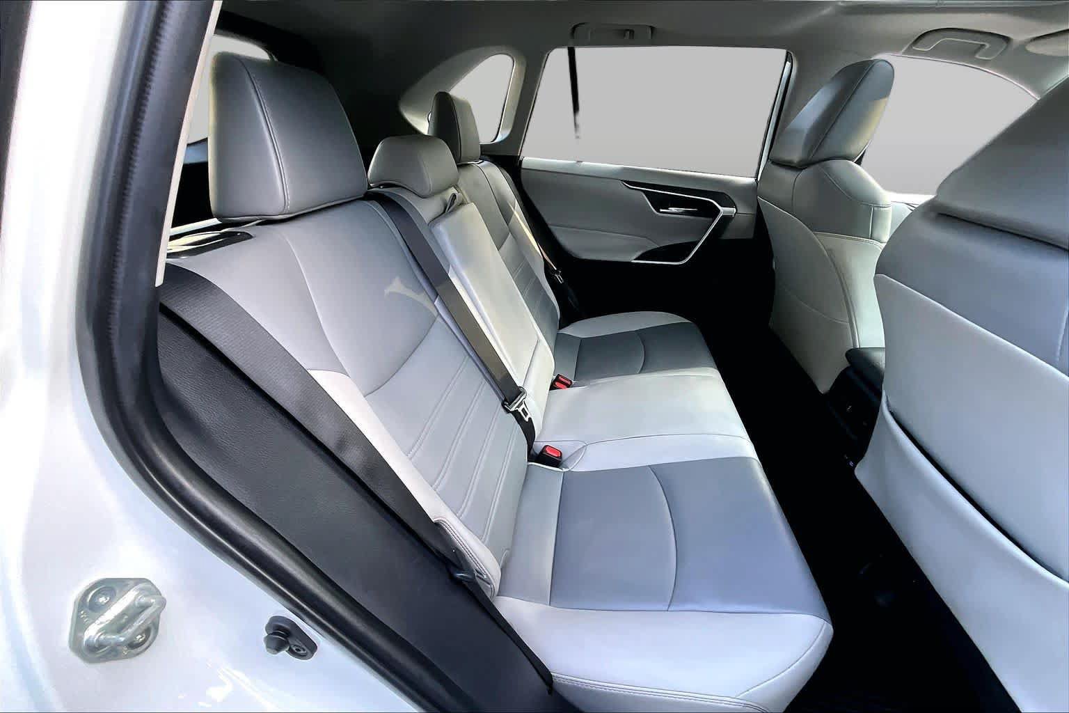 Certified 2022 Toyota RAV4 XLE Premium AWD/4WD image 19