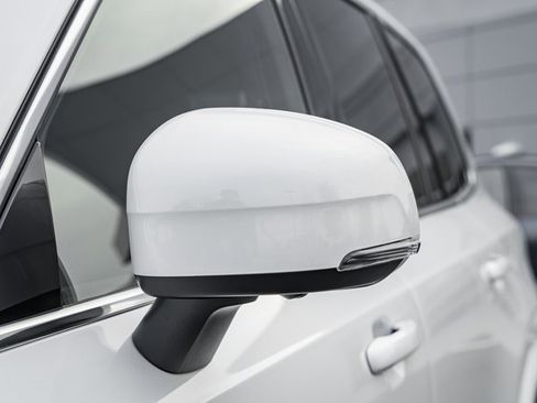 Used 2025 Volvo XC90 T8 Plus w/ Protection Package Premier image 15