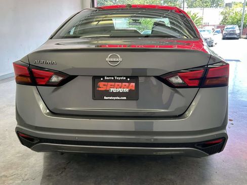 Used 2025 Nissan Altima 2.5 SV FWD image 4