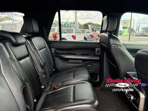 Used 2018 Ford Expedition XLT w/ Equipment Group 202A RWD image 14