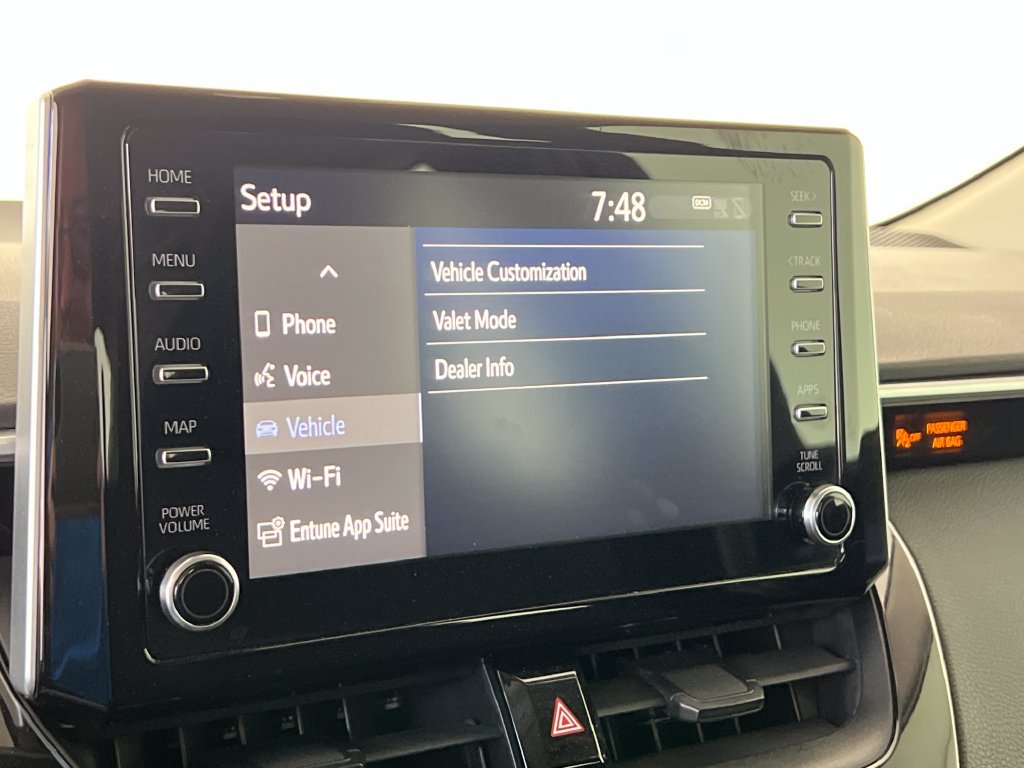 Used 2020 Toyota Corolla LE w/ Carpet Mat Package (TMS) FWD image 38