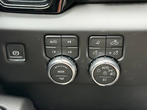 New 2026 GMC Sierra 1500 AT4 w/ AT4 Premium Package AWD/4WD image 12