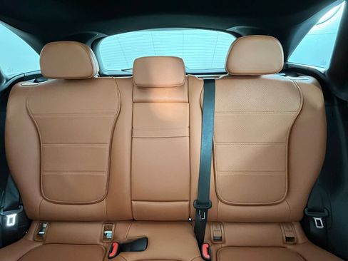 Used 2025 Mercedes-Benz GLC 300 4MATIC image 20