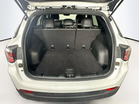 Used 2025 Jeep Compass Limited image 27