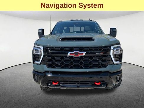 Used 2025 Chevrolet Silverado 2500 ZR2 w/ Technology Package AWD/4WD image 4