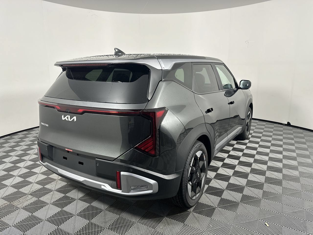 New 2027 Kia Seltos S FWD image 19