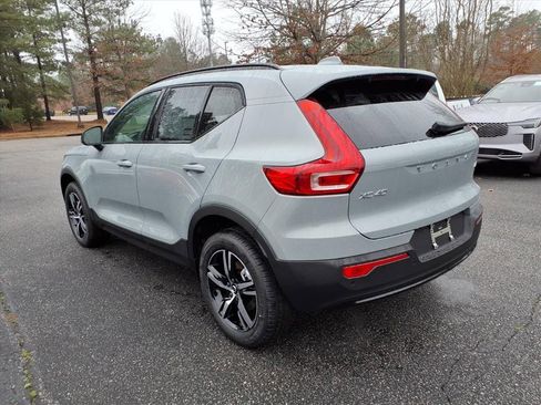 New 2026 Volvo XC40 B5 Core w/ Climate Package image 7