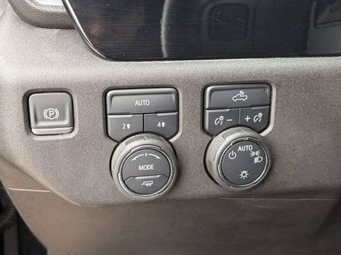 Used 2025 Chevrolet Silverado 1500 LT AWD/4WD image 5