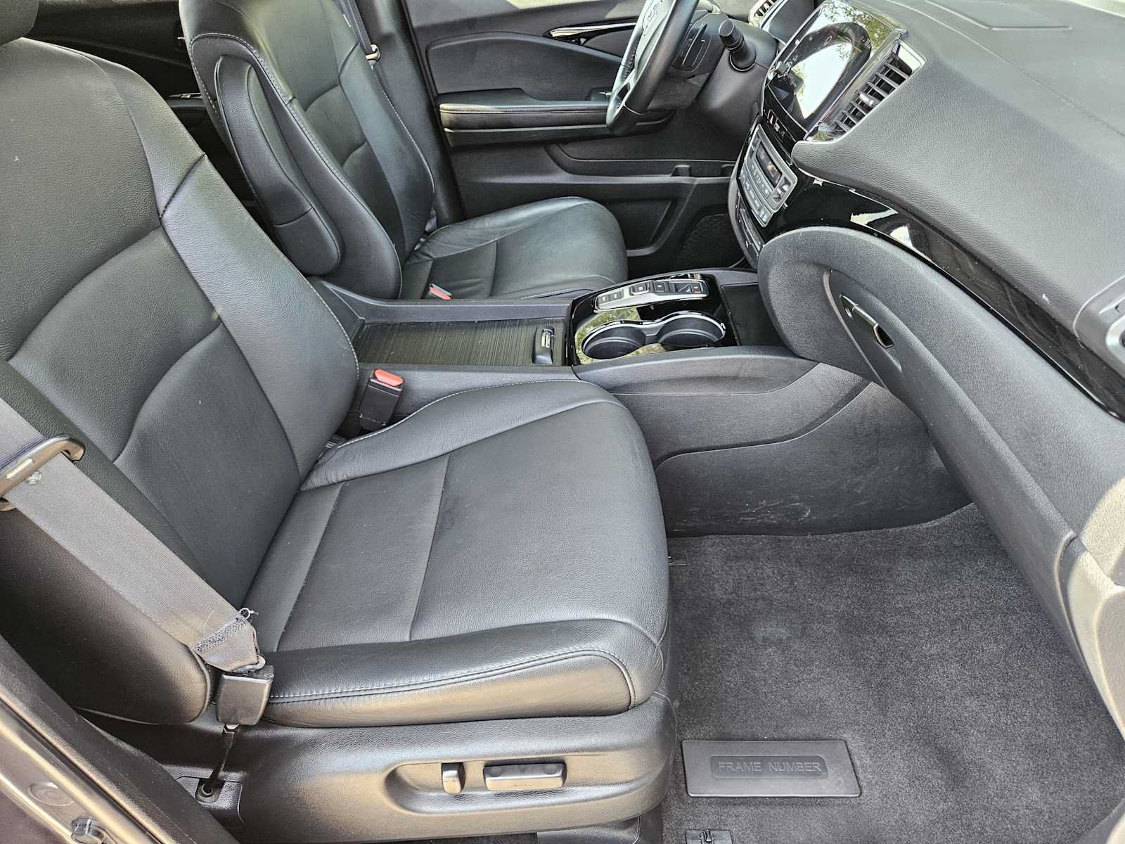 Used 2022 Honda Pilot Touring image 14