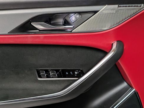 Used 2022 Jaguar F-PACE SVR image 14