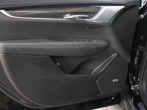 Used 2025 Cadillac XT6 Sport AWD/4WD image 19