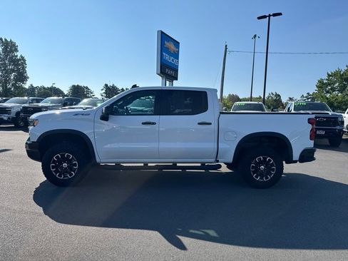 Used 2024 Chevrolet Silverado 1500 ZR2 w/ Technology Package AWD/4WD image 8