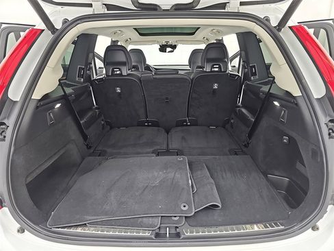 Used 2021 Volvo XC90 T5 Momentum image 16