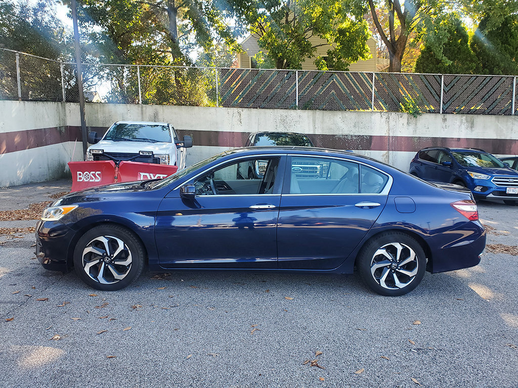 Used 2017 Honda Accord EX-L image 3