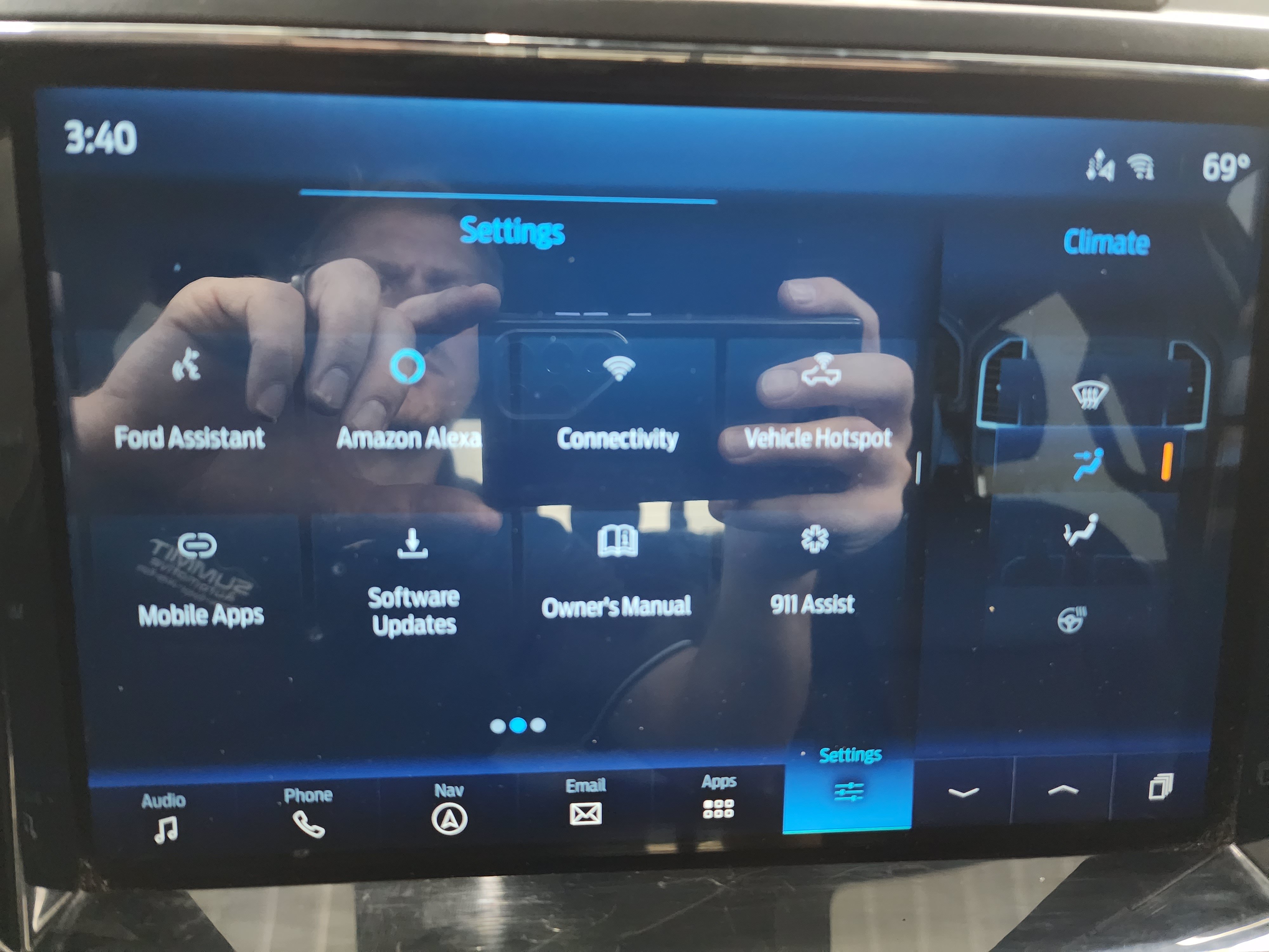 Used 2022 Ford F350 Lariat w/ Black Appearance Package AWD/4WD image 50