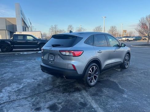 Used 2021 Ford Escape SE w/ SE Sport Appearance Package image 6