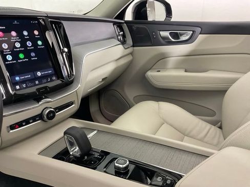 Certified 2024 Volvo XC60 T8 Plus w/ Protection Package Premier AWD/4WD image 43