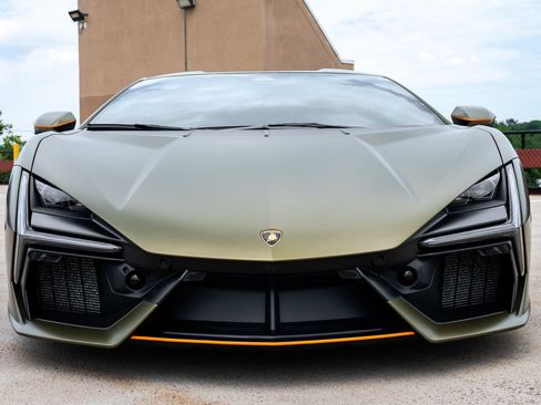 Used 2025 Lamborghini Revuelto AWD/4WD image 8