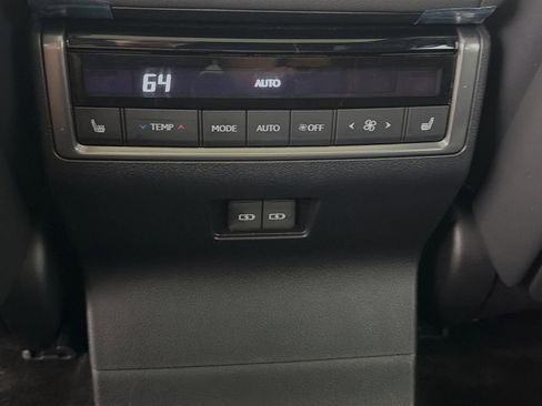 Used 2025 Lexus GX 550 w/ Accessory Package (2T) AWD/4WD image 31
