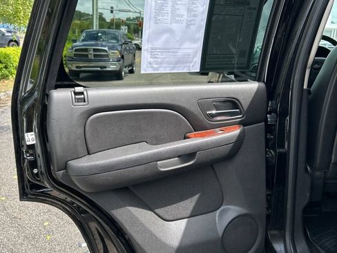 Used 2013 Chevrolet Tahoe LTZ AWD/4WD image 17