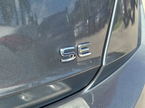 Used 2023 Volkswagen Jetta SE image 6