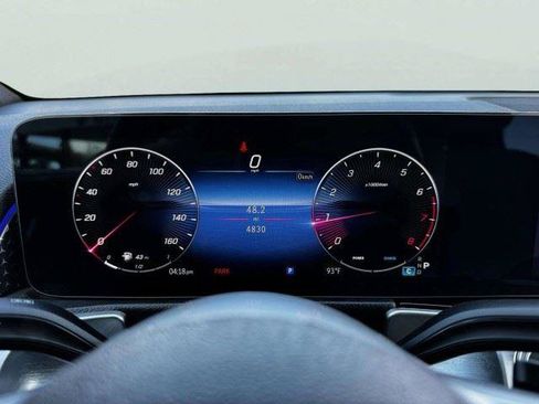 Used 2025 Mercedes-Benz GLB 250 image 21