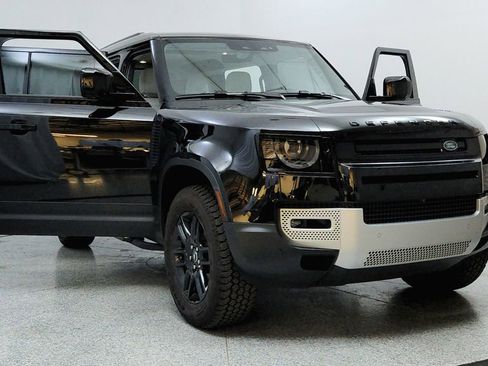 Used 2025 Land Rover Defender 110 S image 12