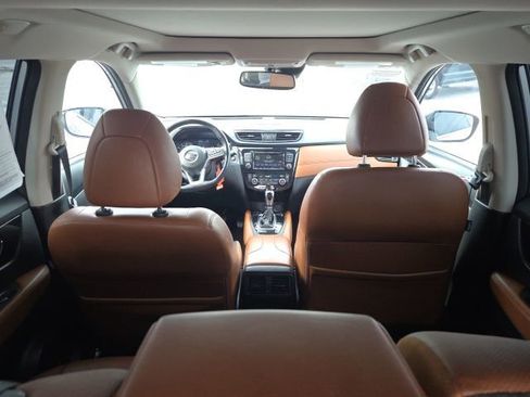 Used 2018 Nissan Rogue SL w/ Premium Package image 8