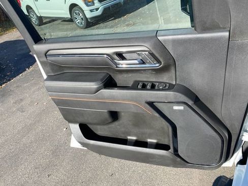 Used 2025 GMC Sierra 3500 AT4 w/ AT4 Premium Plus Package image 22